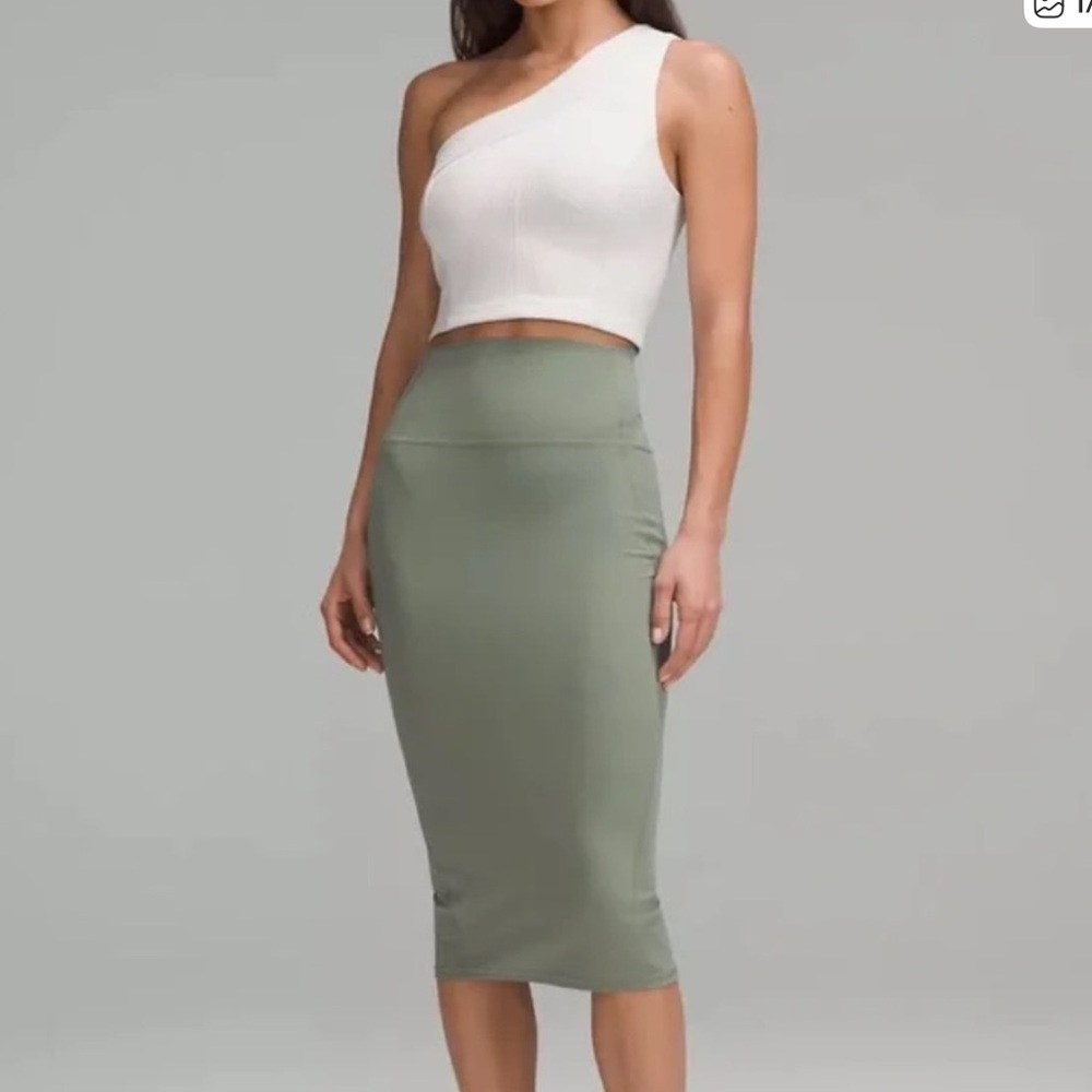 NWT Lululemon Nulu grey eucalyptus Pencil Skirt size 10